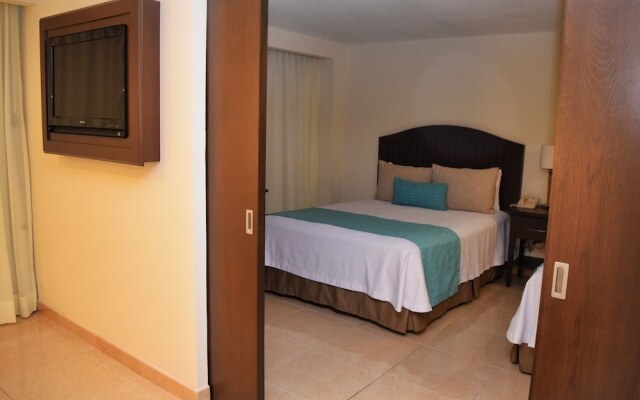 Astur Hotel y Suites