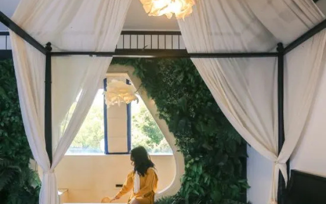 Wuzhen Autumn Joy Art Hotel