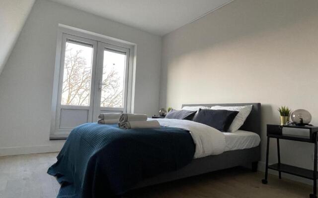 Great 3 Bedroom Serviced Apartment 98m2 -MNL G-