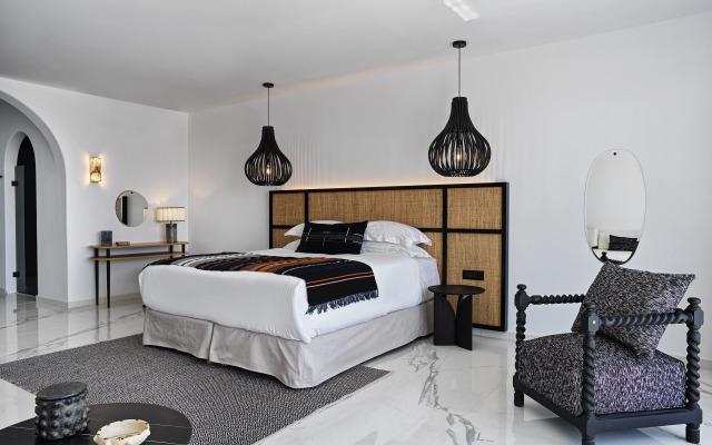 Kouros Hotel & Suites