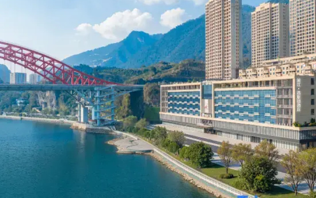 Changyang Binjiang Winston Hotel