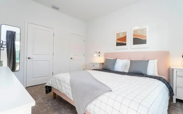 4379 SL- Enchantment 4BR Townhome With Pool
