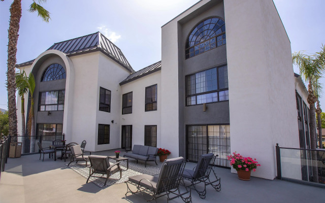 Coast Burbank Hotel