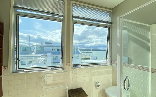 Waterfront Seaview Hotel Apartments