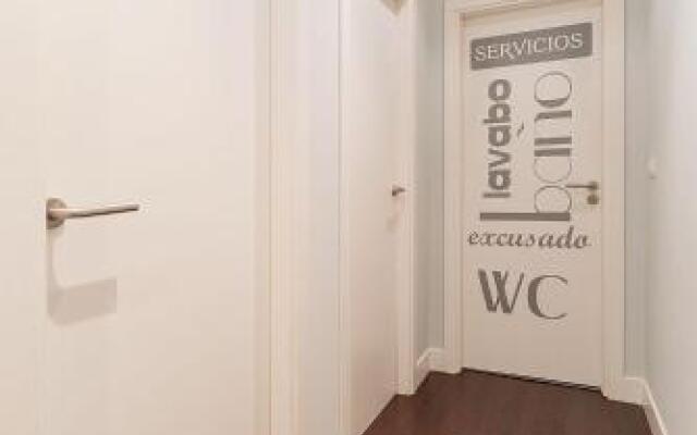 Easo Apartment by People Rentals