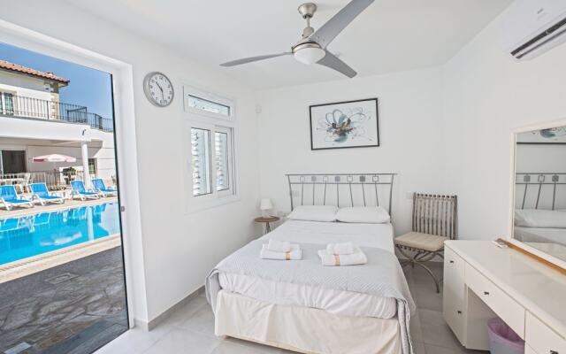 Papas Family Villa With Private Pool Wheelchair Accessible