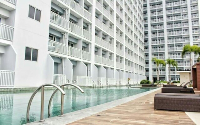 Breeze Residences by Ridged