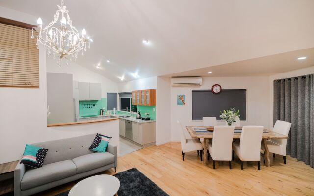 Windsor Park Spacious & Modern 3 bedrooms House