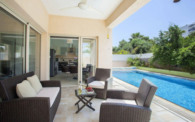Michelle Pernera Villas
