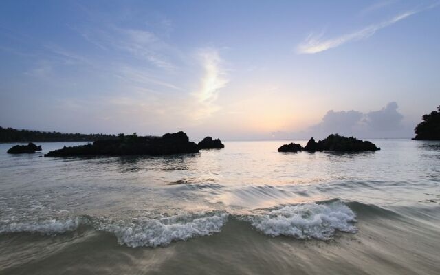 Coson Bay Hotel & Residence