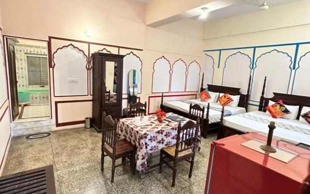 Rawla Mrignayani Palace