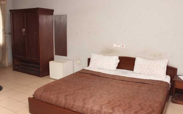 Gayyata Hotel