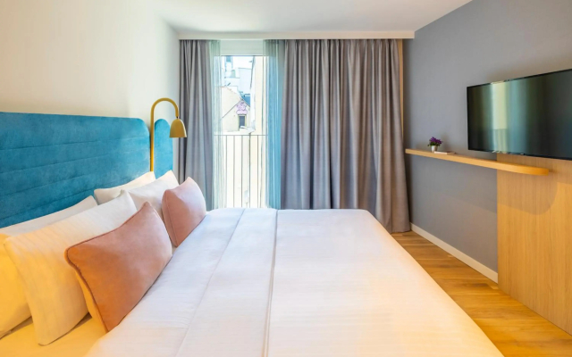 Capri by Fraser Leipzig