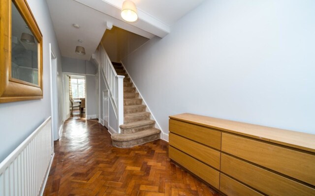 NEW Stunning 3 Bedroom House Centre Wembley