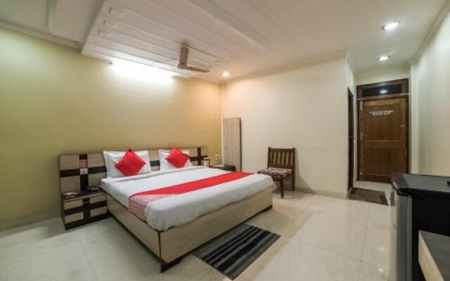 OYO 23649 Hotel Anand