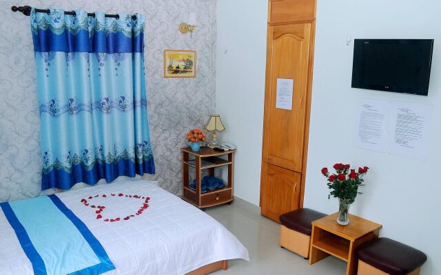 Queen Hotel 2