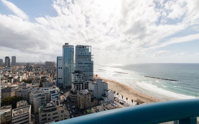 Outstanding Beach Complex W Pool