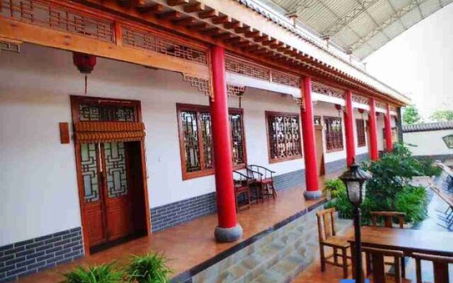 Moon Manor Hotel