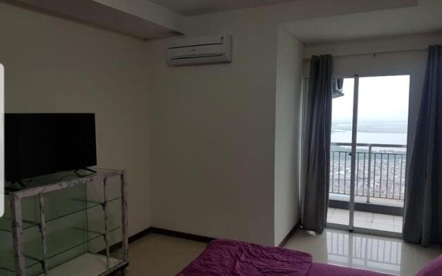 4 Bed Condo Sleeping by The Sea