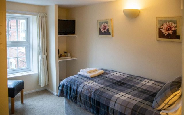 Sutton Staithe Hotel