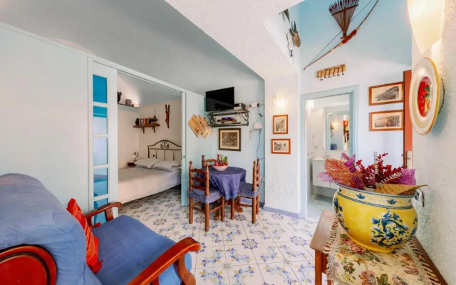 Elegant studio close to the sea
