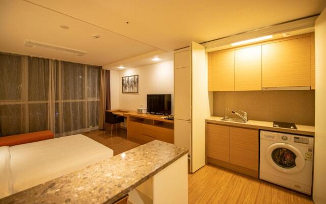 J-One Hotel