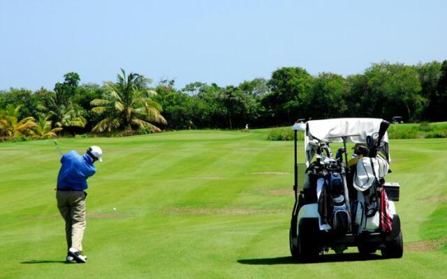 Punta Blanca Golf & Beach Resort