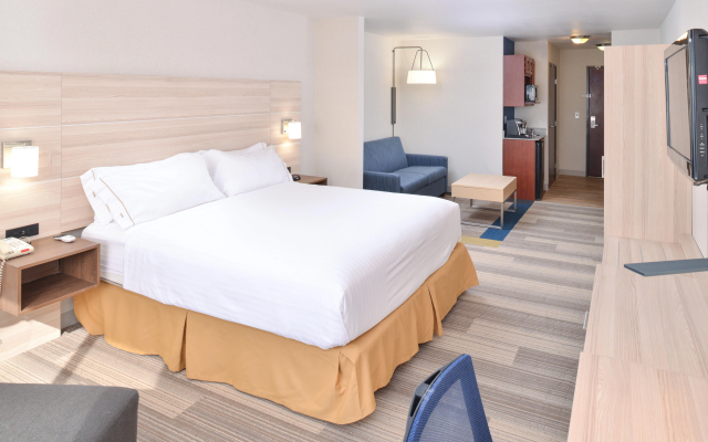 Holiday Inn Express Hotel & Suites San Diego Otay Mesa by IHG
