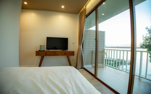 Lake House Naka Cave