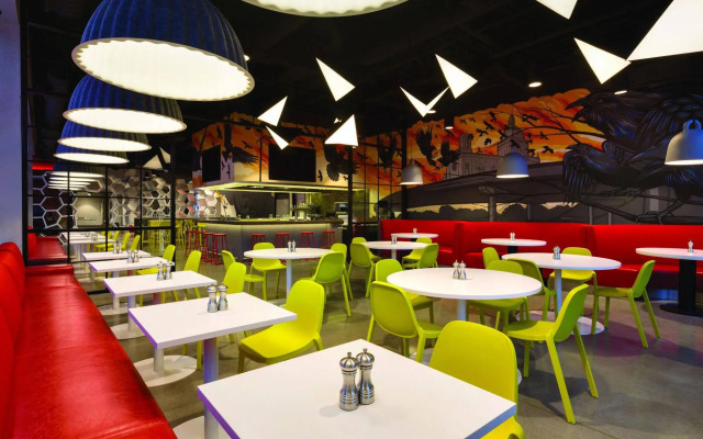 Radisson RED Minneapolis Downtown