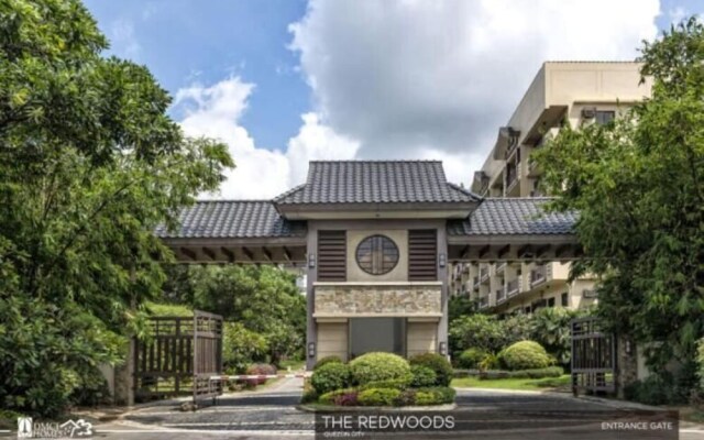 Romantic 1 Bedroom Condo at The Redwoods Condominium