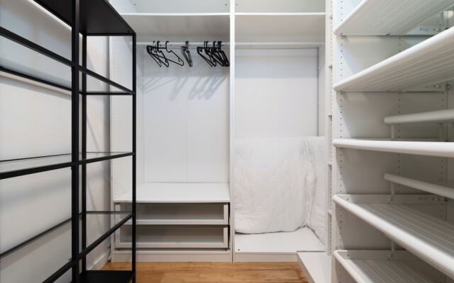 4-room apartment near Charles Square