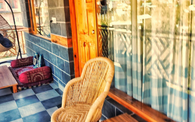 Cafe Saffron & Cottages