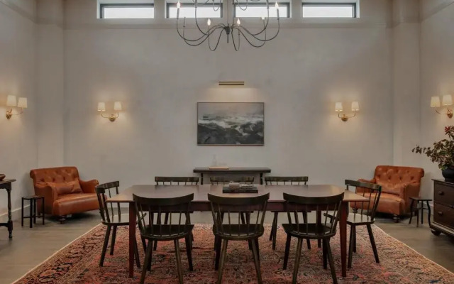 Longfellow Hotel