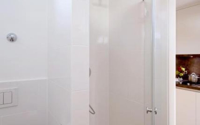 M120 Hotel