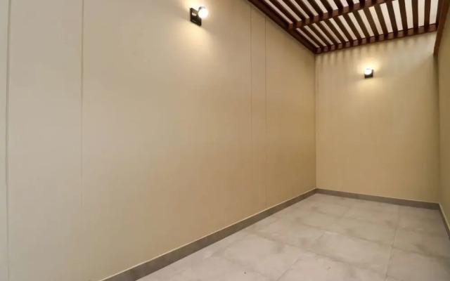 w Beautiful 2BR w Terrace Near Kennedy Park
