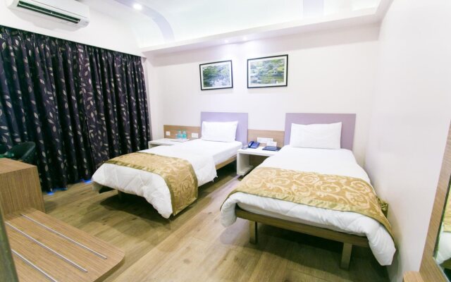 Seasons Hotel