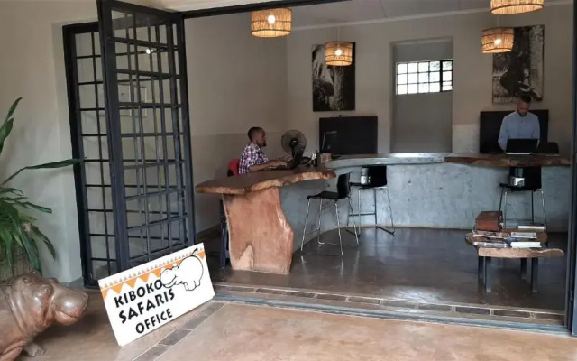 Mitengo House