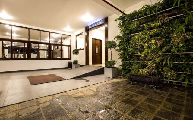 Grand 7 Hotel Kesbewa