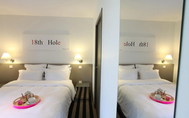 Hotel 202