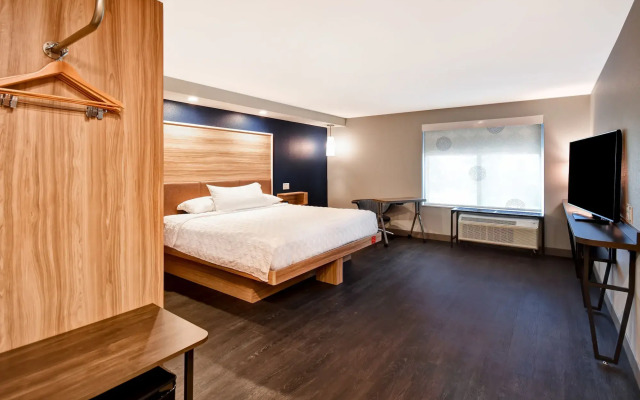 Tru by Hilton Sterling Heights Detroit