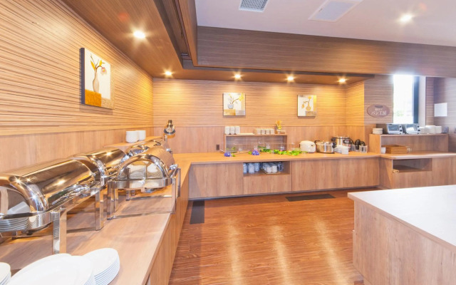 Hotel Route-Inn Saiki Ekimae