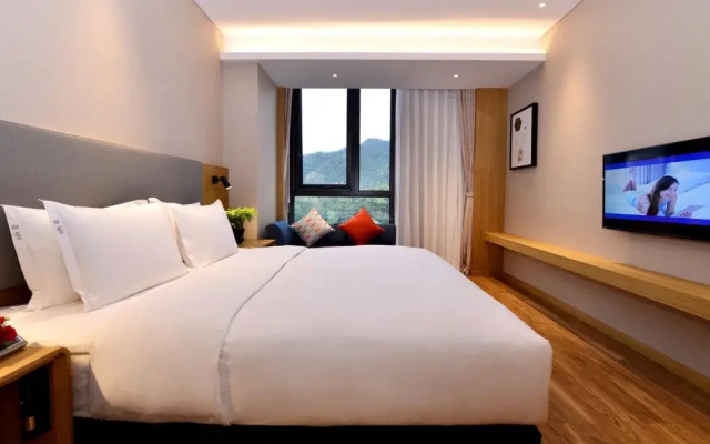 Holiday Inn Express Luanchuan