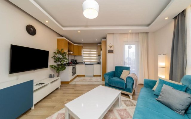 Convenient Flat With Balcony in Konyaalti