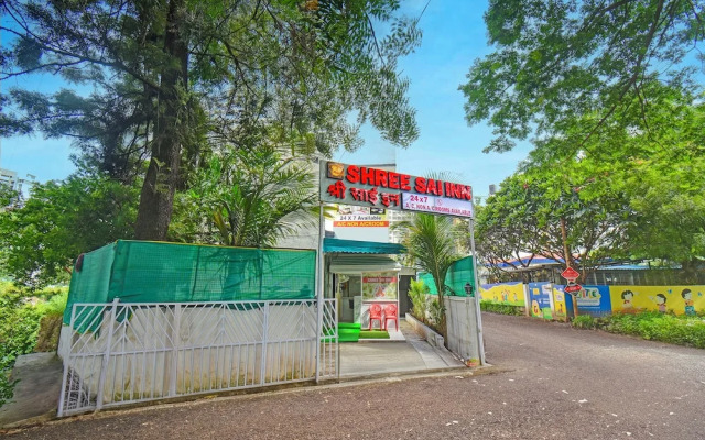 Fabhotel Shree Sai Inn