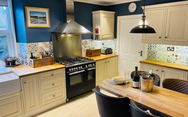 Lairds Lodge