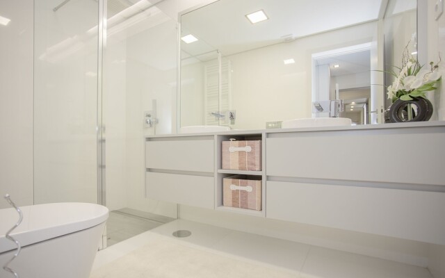 Liiiving-Luxury River View Apartment XII