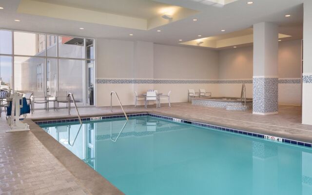 Embassy Suites by Hilton Kansas City Olathe