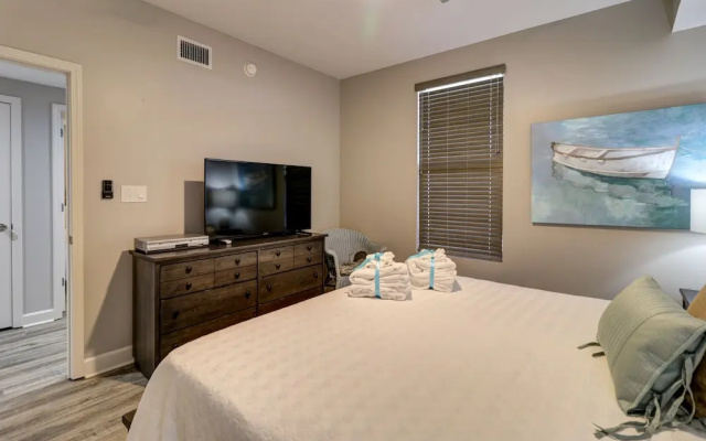 Gulf Front Master Suite! Directly On The Beach! 3 BR / 2 BA! Sleeps 8!