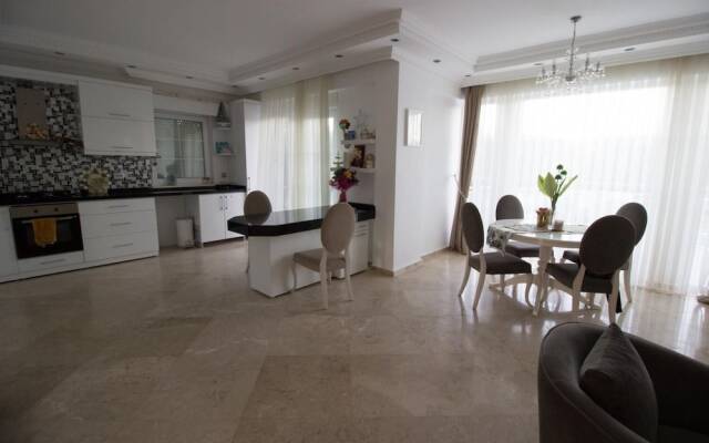 Villa Helios 1 by Elm